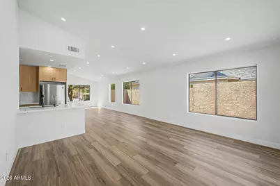 22221 N 31st Drive, Phoenix, AZ 85027 - Photo 9