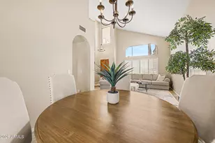 9152 E Jenan Dr, Scottsdale, AZ 85260 - Photo 11