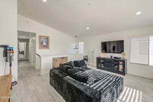 7228 S 42nd Dr, Phoenix, AZ 85041 - Photo 15