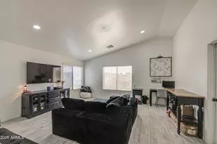 7228 S 42nd Dr, Phoenix, AZ 85041 - Photo 13