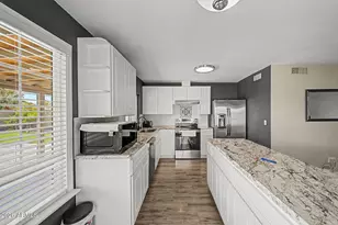 7953 W Sahuaro Dr, Peoria, AZ 85345 - Photo 13