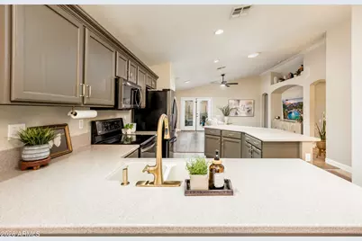 25821 N 41st Drive, Phoenix, AZ 85083 - Photo 17