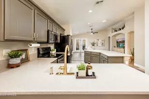 25821 N 41st Dr, Phoenix, AZ 85083 - Photo 17