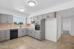 10511 W Clair Dr, Sun City, AZ 85351 - Photo 3