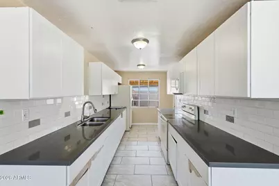 3331 N 18th Avenue, Phoenix, AZ 85015 - Photo 9