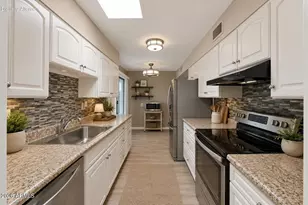 17026 N Pinion Ln, Sun City, AZ 85373 - Photo 7