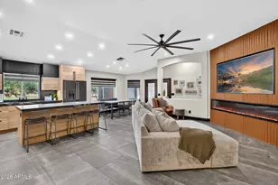 1921 E Siesta Ln, Phoenix, AZ 85024 - Photo 9