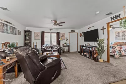 512 W Claessens Drive, Morristown, AZ 85342 - Photo 11