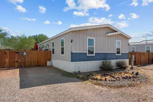 512 W Claessens Dr, Morristown, AZ 85342 - Photo 1