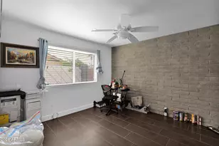 2502 E North Ln, Phoenix, AZ 85028 - Photo 21