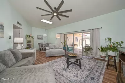 10888 W Emerald Drive, Sun City, AZ 85351 - Photo 5