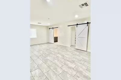 5211 N 8th Place, Phoenix, AZ 85014 - Photo 11
