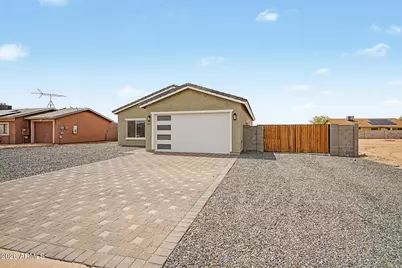 9889 W Heather Drive, Arizona City, AZ 85123 - Photo 5