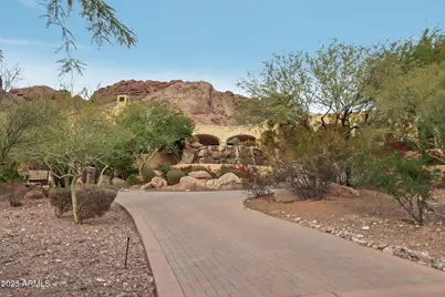 4836 E White Gates Drive, Phoenix, AZ 85018 - Photo 109