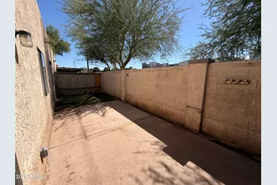 6527 N 67th Avenue #102, Glendale, AZ 85301 - Photo 17