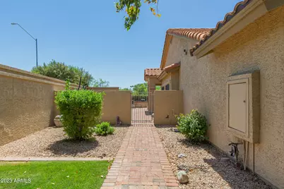 7961 E Joshua Tree Lane, Scottsdale, AZ 85250 - Photo 3