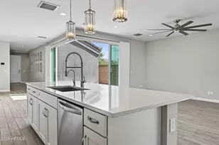 2004 E Park View Ln, Phoenix, AZ 85024 - Photo 11