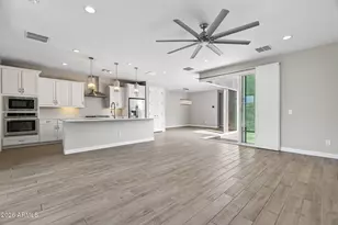 2004 E Park View Ln, Phoenix, AZ 85024 - Photo 13