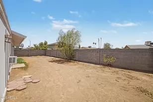 3529 W Acapulco Ln, Phoenix, AZ 85053 - Photo 25