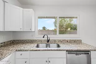 3529 W Acapulco Ln, Phoenix, AZ 85053 - Photo 11
