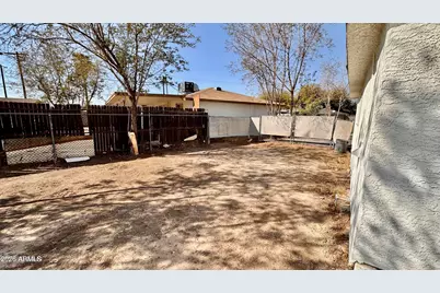 6433 W Fairmount Avenue, Phoenix, AZ 85033 - Photo 5