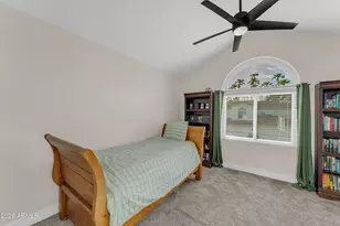 521 S Marina Dr, Gilbert, AZ 85233 - Photo 35