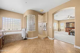 13348 W Gloria Ln, Peoria, AZ 85383 - Photo 37