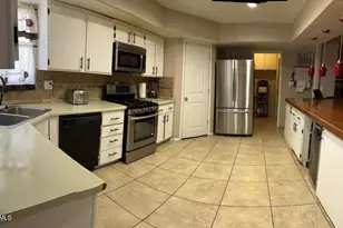 14027 N 33rd Dr, Phoenix, AZ 85053 - Photo 3