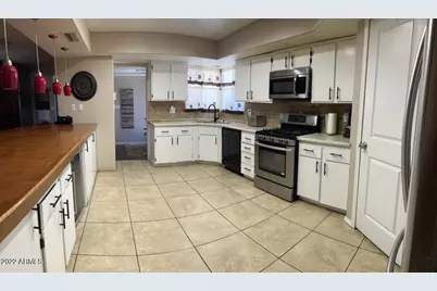 14027 N 33rd Drive, Phoenix, AZ 85053 - Photo 5