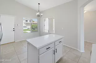 1253 S Colonial Dr, Gilbert, AZ 85296 - Photo 9