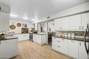 13420 N Hawthorn Dr, Sun City, AZ 85351 - Photo 9
