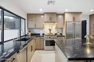 2002 E Vista Dr, Phoenix, AZ 85022 - Photo 7