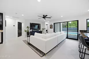 2002 E Vista Dr, Phoenix, AZ 85022 - Photo 25