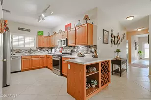 15933 W Mauna Loa Ln, Surprise, AZ 85379 - Photo 9