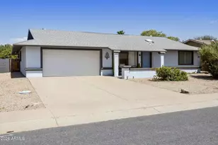 13242 W Maplewood Dr, Sun City West, AZ 85375 - Photo 3