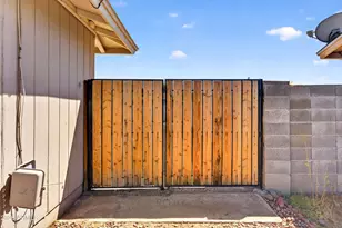 2225 W Topeka Dr, Phoenix, AZ 85027 - Photo 5