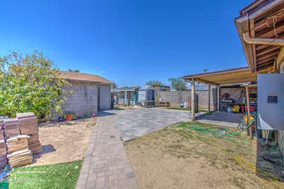 5040 N 41st Drive, Phoenix, AZ 85019 - Photo 35