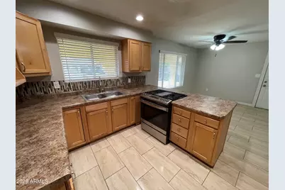 2211 N 54th Lane, Phoenix, AZ 85035 - Photo 5