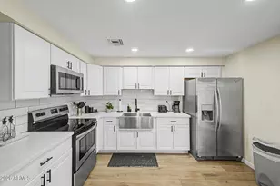 6226 W Almeria Rd, Phoenix, AZ 85035 - Photo 13
