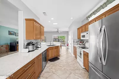 16039 W Indigo Lane, Surprise, AZ 85374 - Photo 9