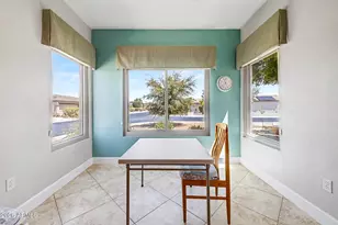 16039 W Indigo Ln, Surprise, AZ 85374 - Photo 11