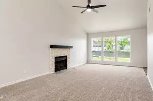 4517 E Desert View Dr, Phoenix, AZ 85044 - Photo 7