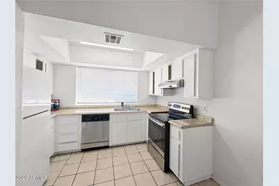 10820 N 16th Avenue #Apt 3, Phoenix, AZ 85029 - Photo 7