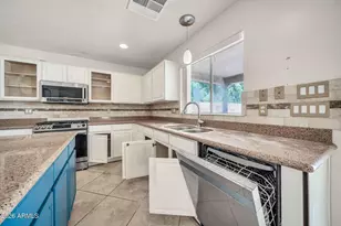 12780 W Milton Dr, Peoria, AZ 85383 - Photo 9