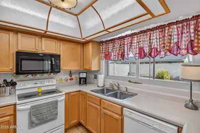 2032 W Meadow Drive, Phoenix, AZ 85023 - Photo 23