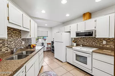 13833 N 111th Avenue, Sun City, AZ 85351 - Photo 9