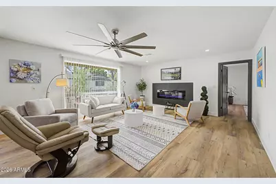 2818 E Malapai Drive, Phoenix, AZ 85028 - Photo 1
