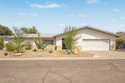 2818 E Malapai Drive, Phoenix, AZ 85028 - Photo 1