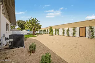 2818 E Malapai Dr, Phoenix, AZ 85028 - Photo 35