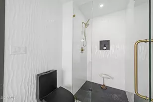 2818 E Malapai Dr, Phoenix, AZ 85028 - Photo 21